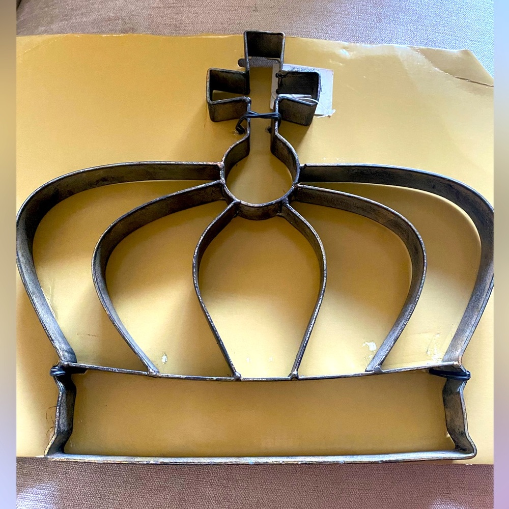 Crown Decor